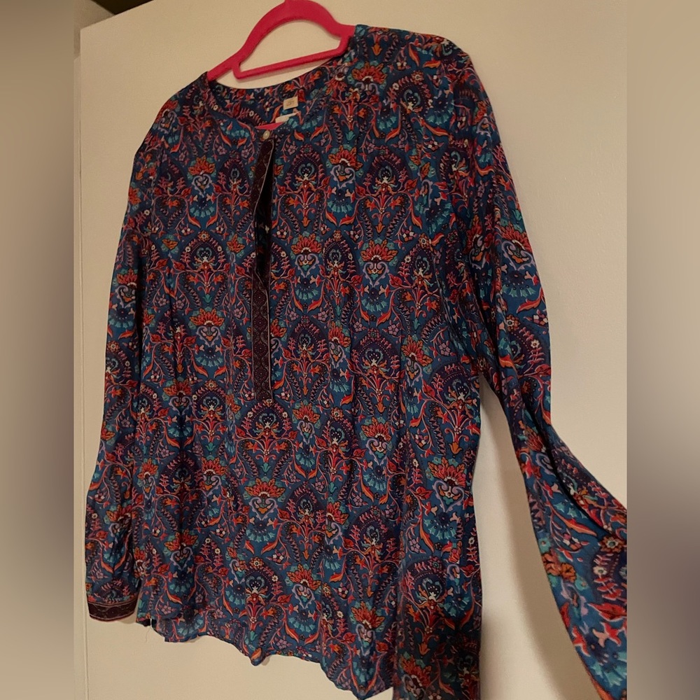 Beautiful soft half button down.
